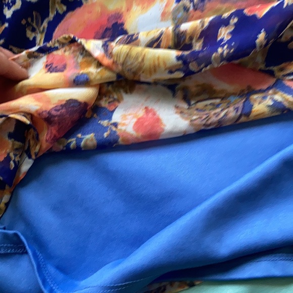 Cute flower dress - Picture 4 of 4